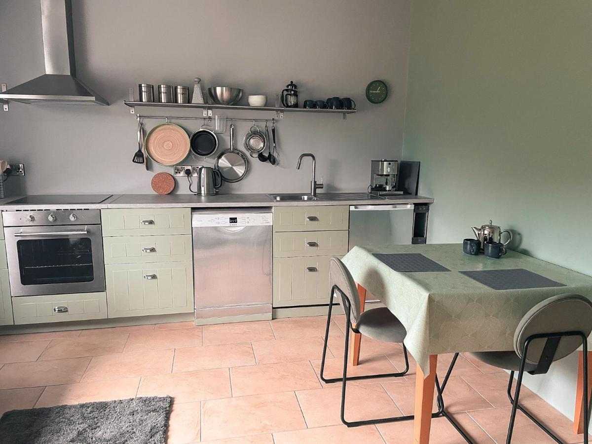 The Blue Door Apartment Керсівін Екстер'єр фото